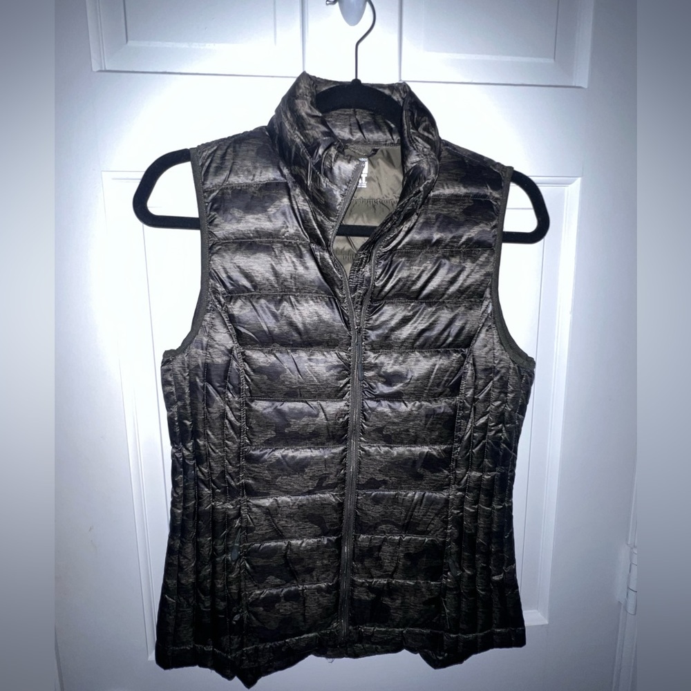 NWOT Army Green Puffer Vest